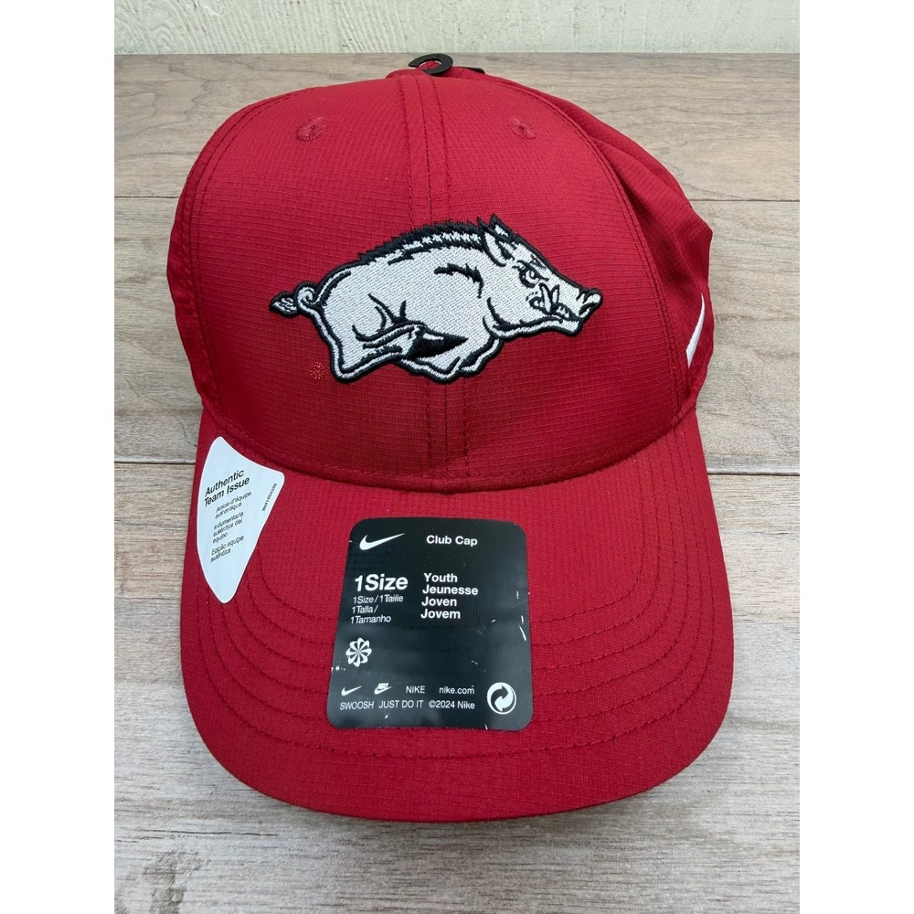Arkansas Razorbacks Nike Club Cap Youth OSFM Red Dri-FIT On-Field